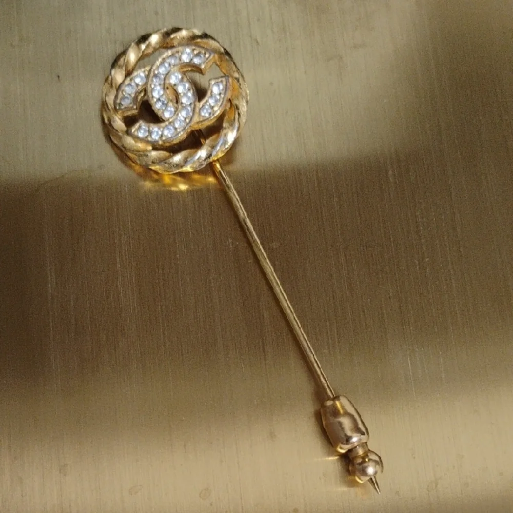 SALE! Auth CHANEL Coco Gold Crystal Lapel Pin Brooch W Crystal Details & Box - Picture 3 of 9